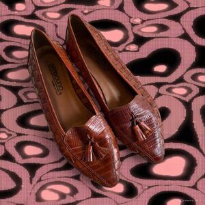 Size W7.5 Bandolino Women's Brown Tassled Loafers